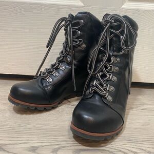 ESPRIT black lace up wedge boots/booties cute! 6.5